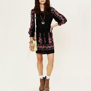 Free People Women’s Black Floral Bohemian Coachella  Desert Dress Size 6